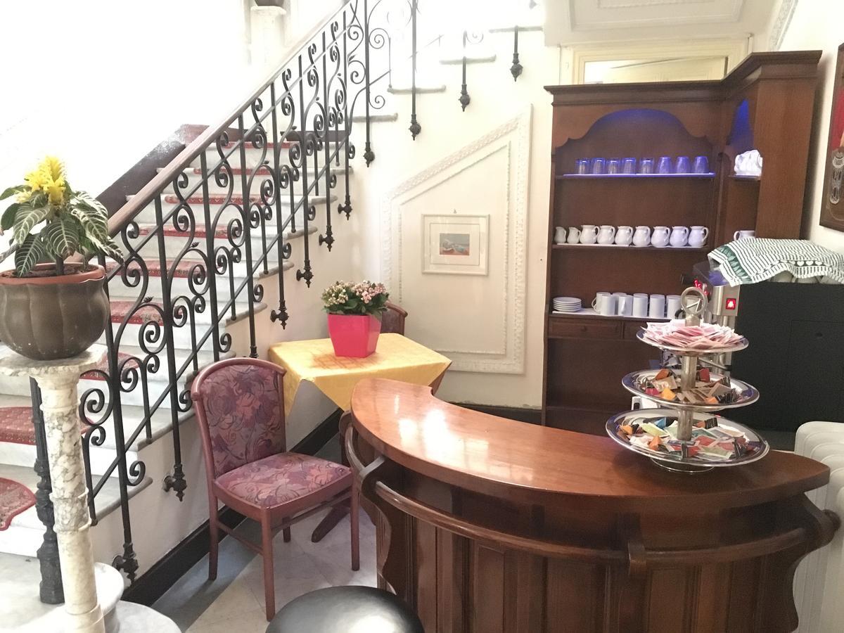 Hotel Milano Sanremo Bagian luar foto