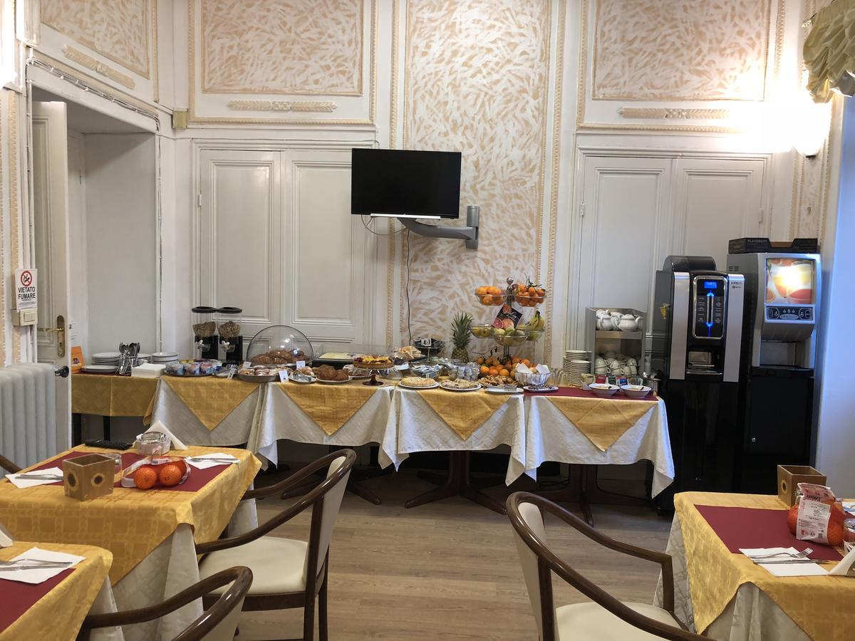 Hotel Milano Sanremo Bagian luar foto